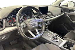 valkoinen Audi Q5 2018 kuva 6.