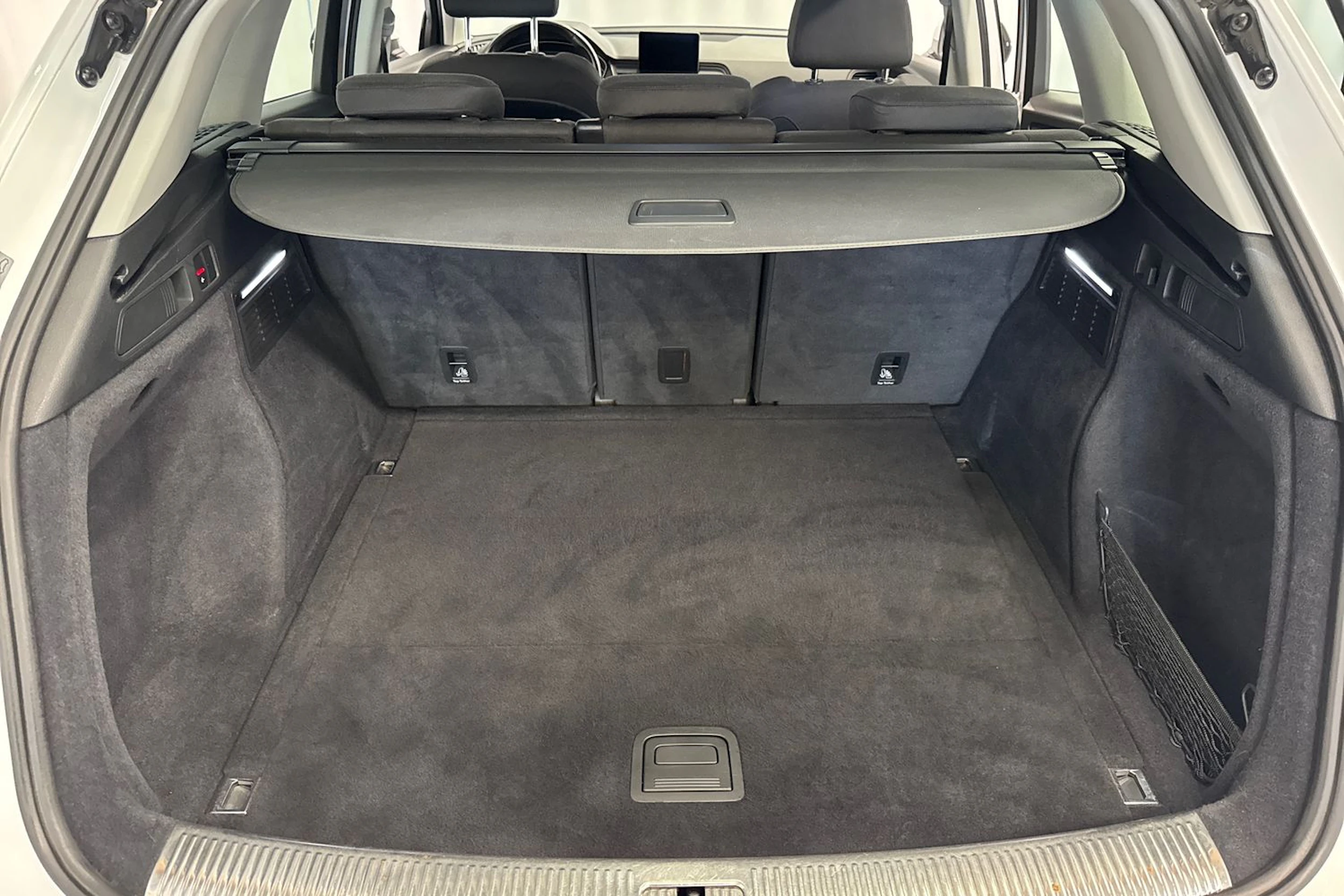 valkoinen Audi Q5 2018 kuva 13.