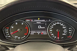 valkoinen Audi Q5 2018 kuva 17.