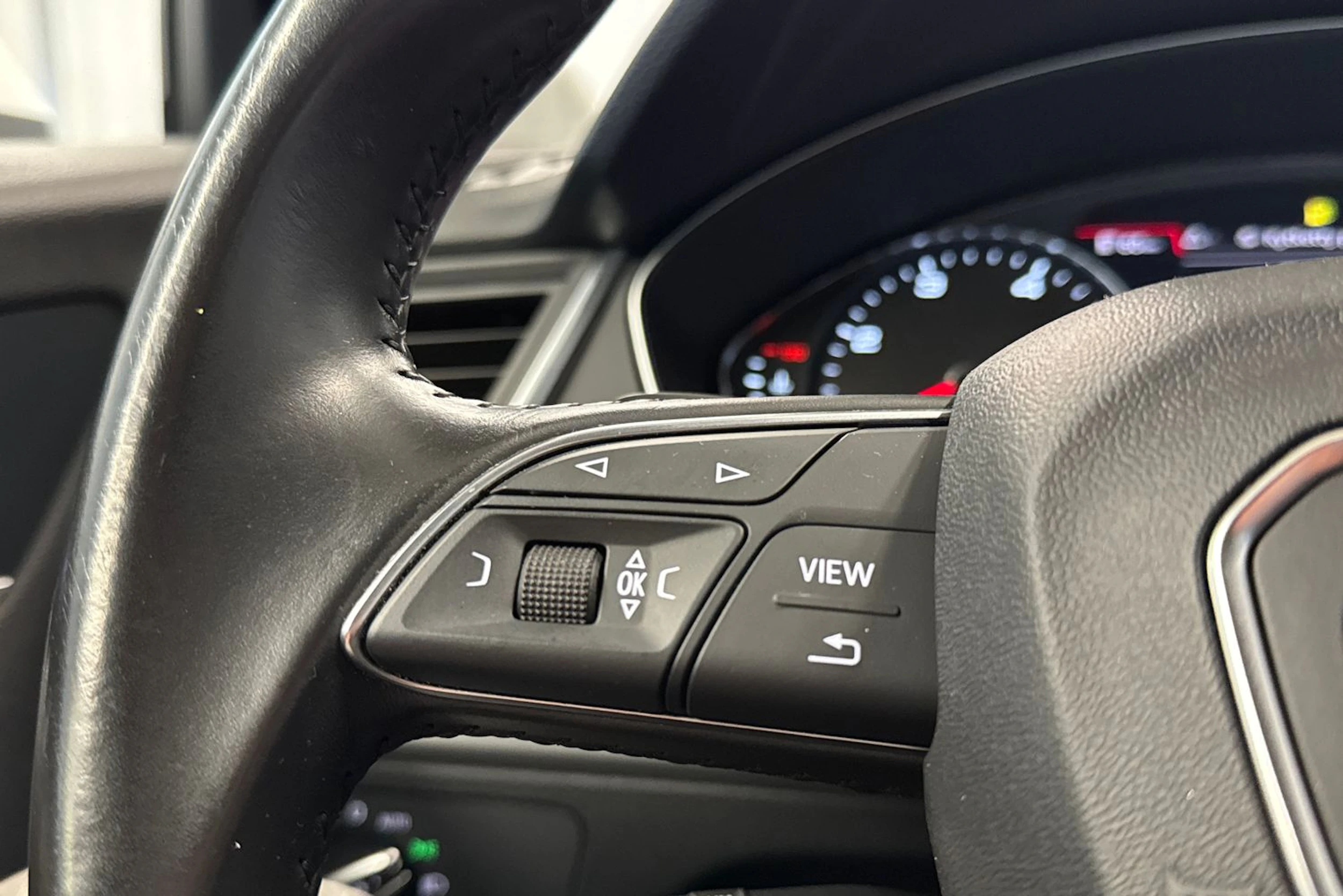 valkoinen Audi Q5 2018 kuva 21.