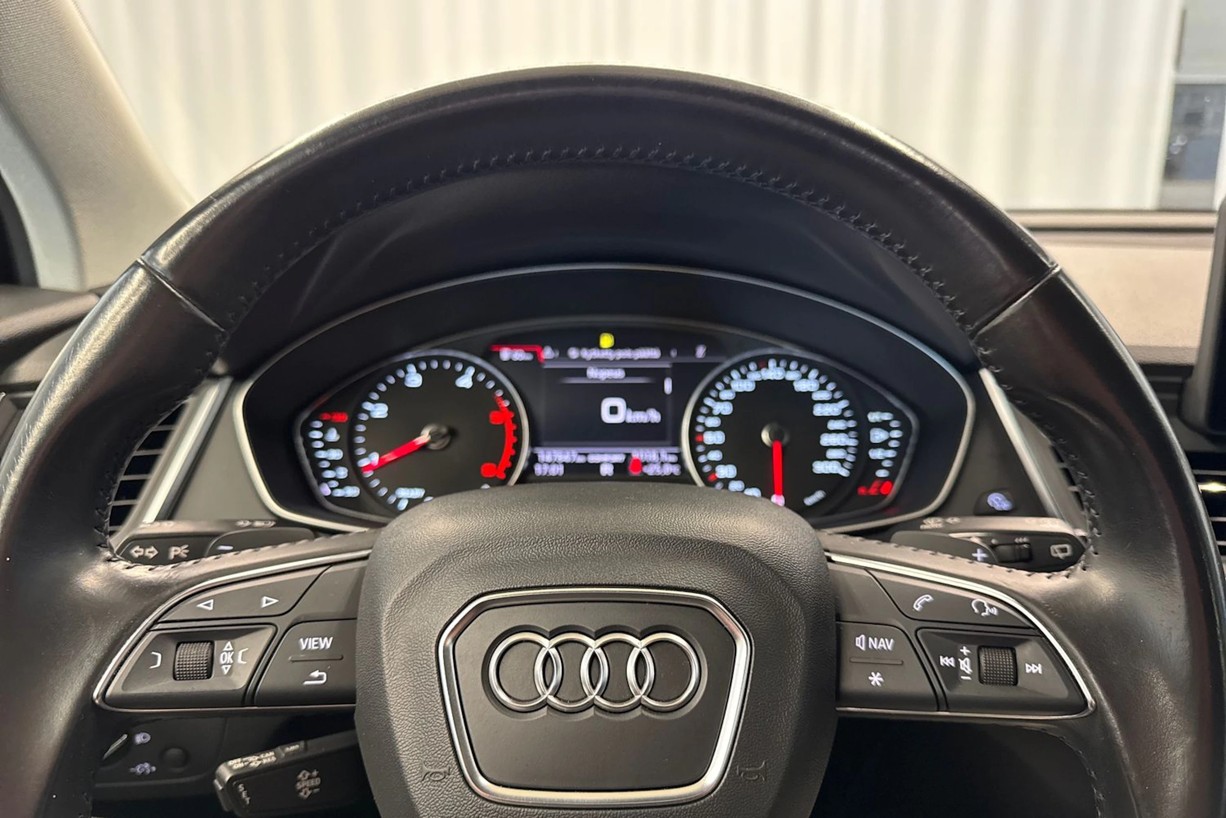 valkoinen Audi Q5 2018 kuva 25.