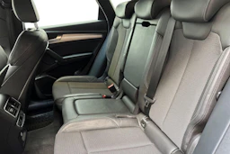 harmaa Audi Q5 2018 kuva 11.