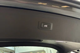 harmaa Audi Q5 2018 kuva 16.