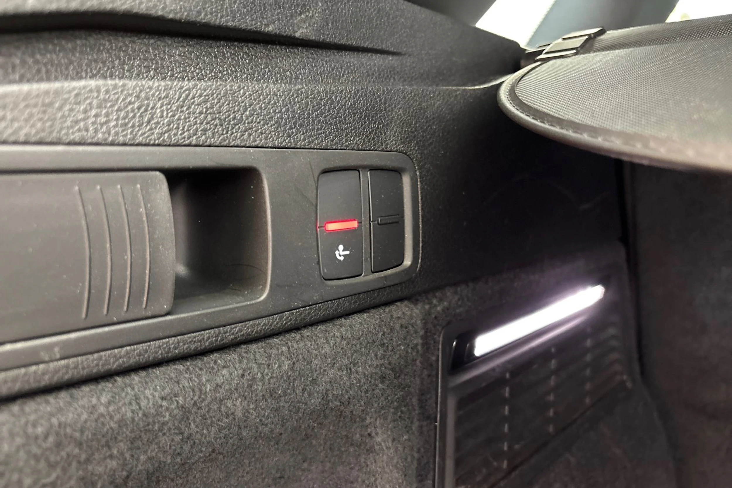 harmaa Audi Q5 2018 kuva 17.
