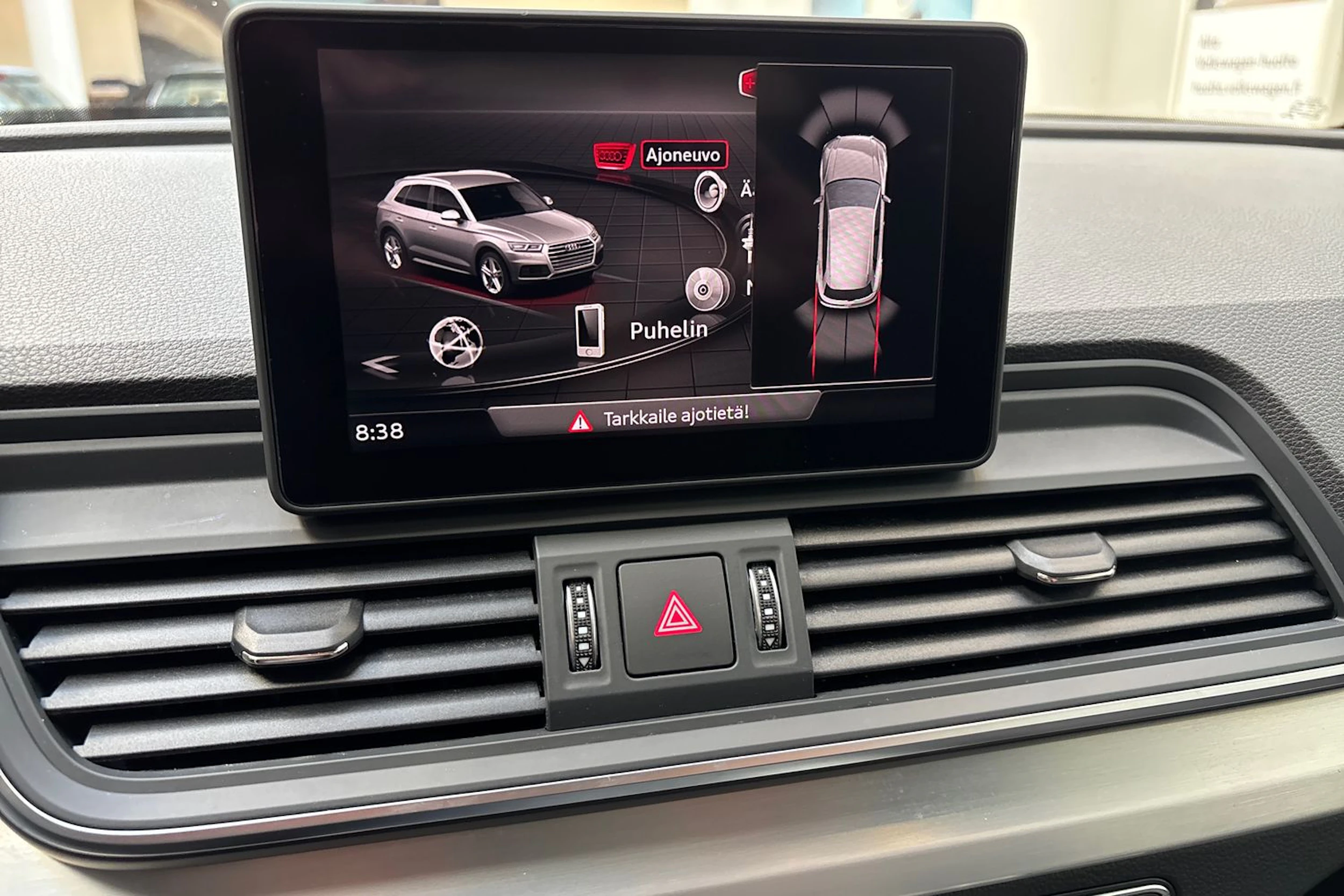 harmaa Audi Q5 2018 kuva 23.