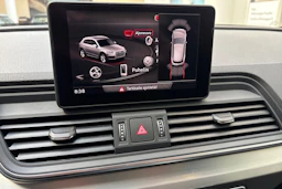harmaa Audi Q5 2018 kuva 23.