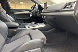 harmaa Audi Q5 2018 kuva 26.