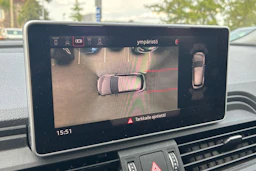 valkoinen Audi Q5 2018 kuva 6.