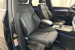 harmaa Audi Q5 2018 kuva 11.