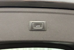 harmaa Audi Q5 2018 kuva 14.