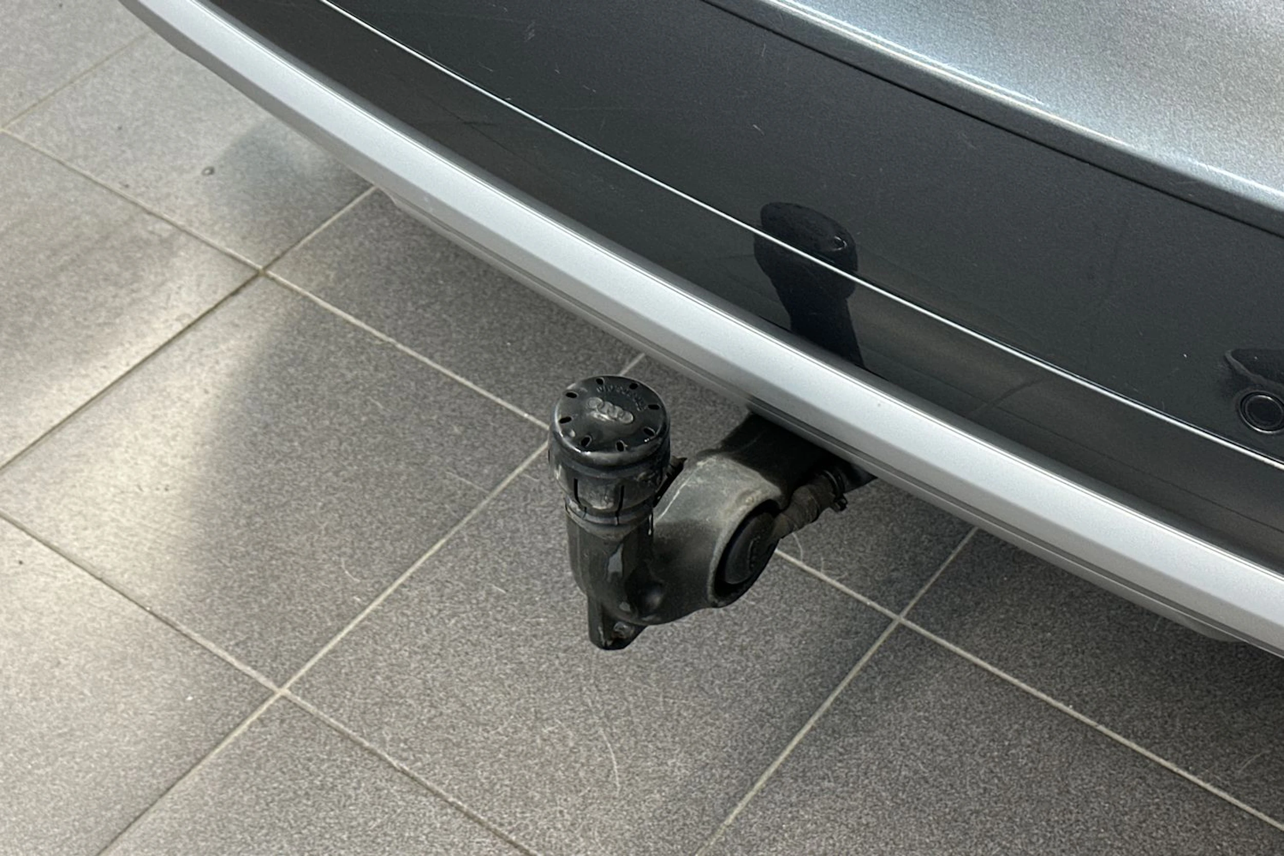 harmaa Audi Q5 2018 kuva 16.