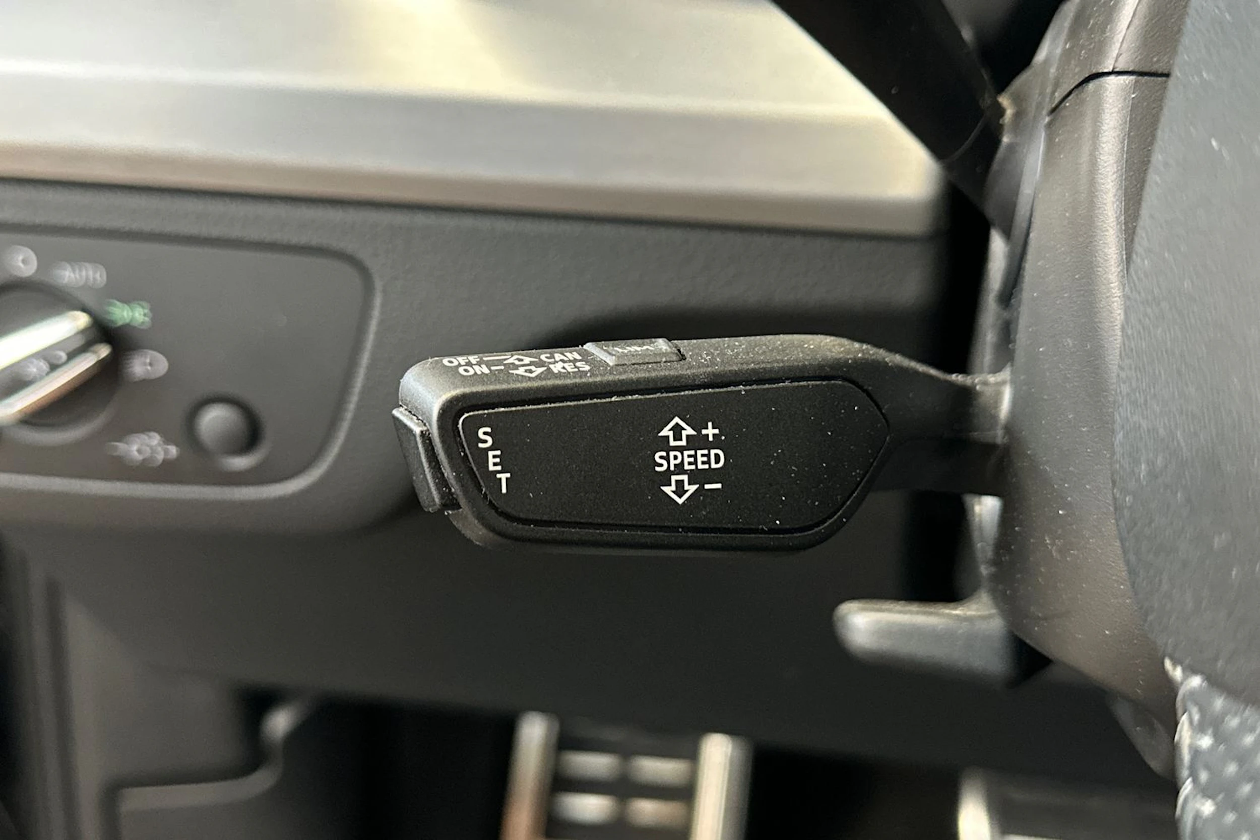 harmaa Audi Q5 2018 kuva 21.