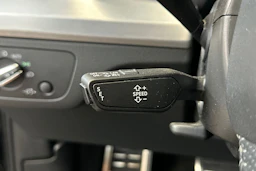 harmaa Audi Q5 2018 kuva 21.