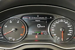 harmaa Audi Q5 2018 kuva 22.