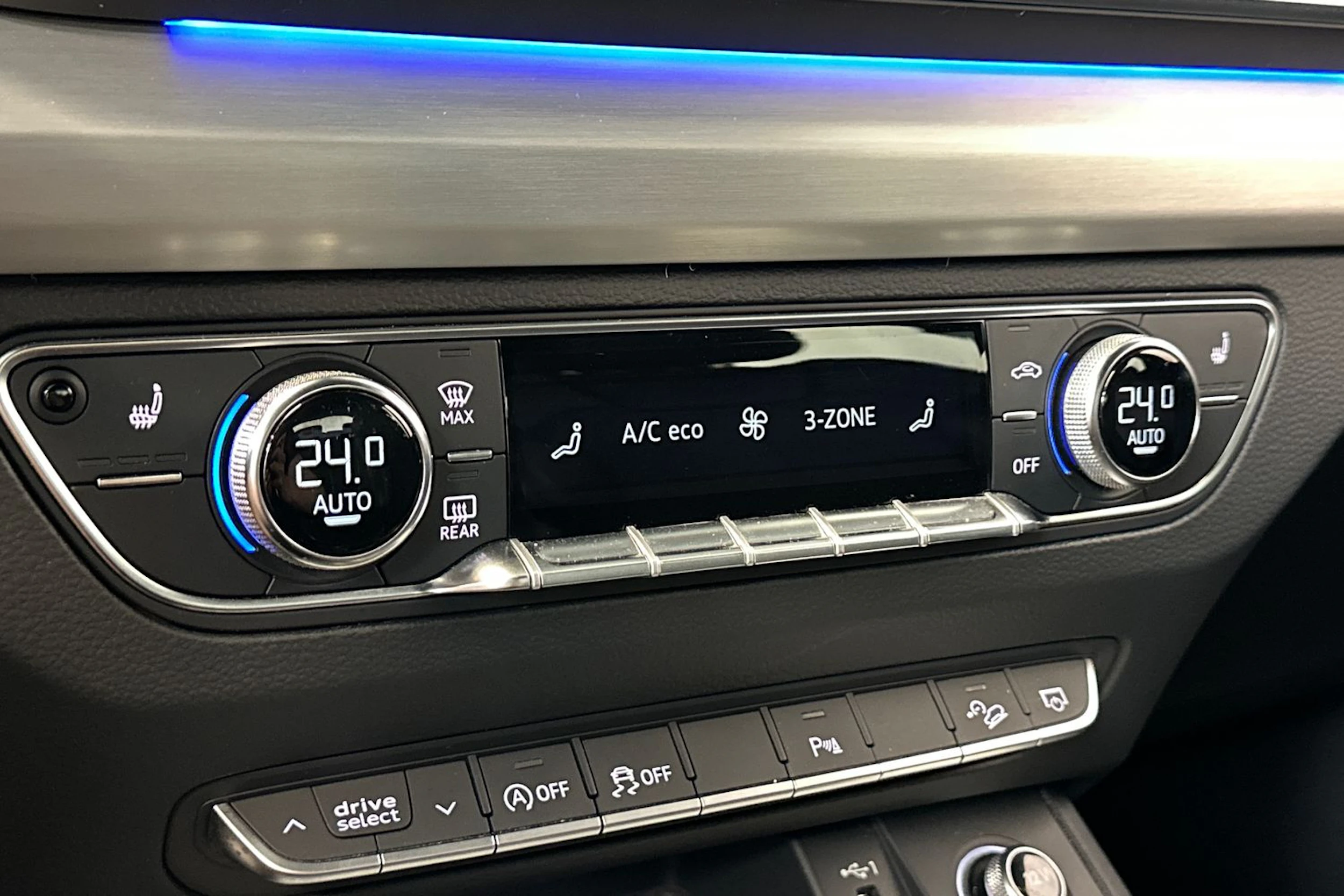 harmaa Audi Q5 2018 kuva 24.