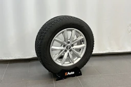 harmaa Audi Q5 2018 kuva 32.