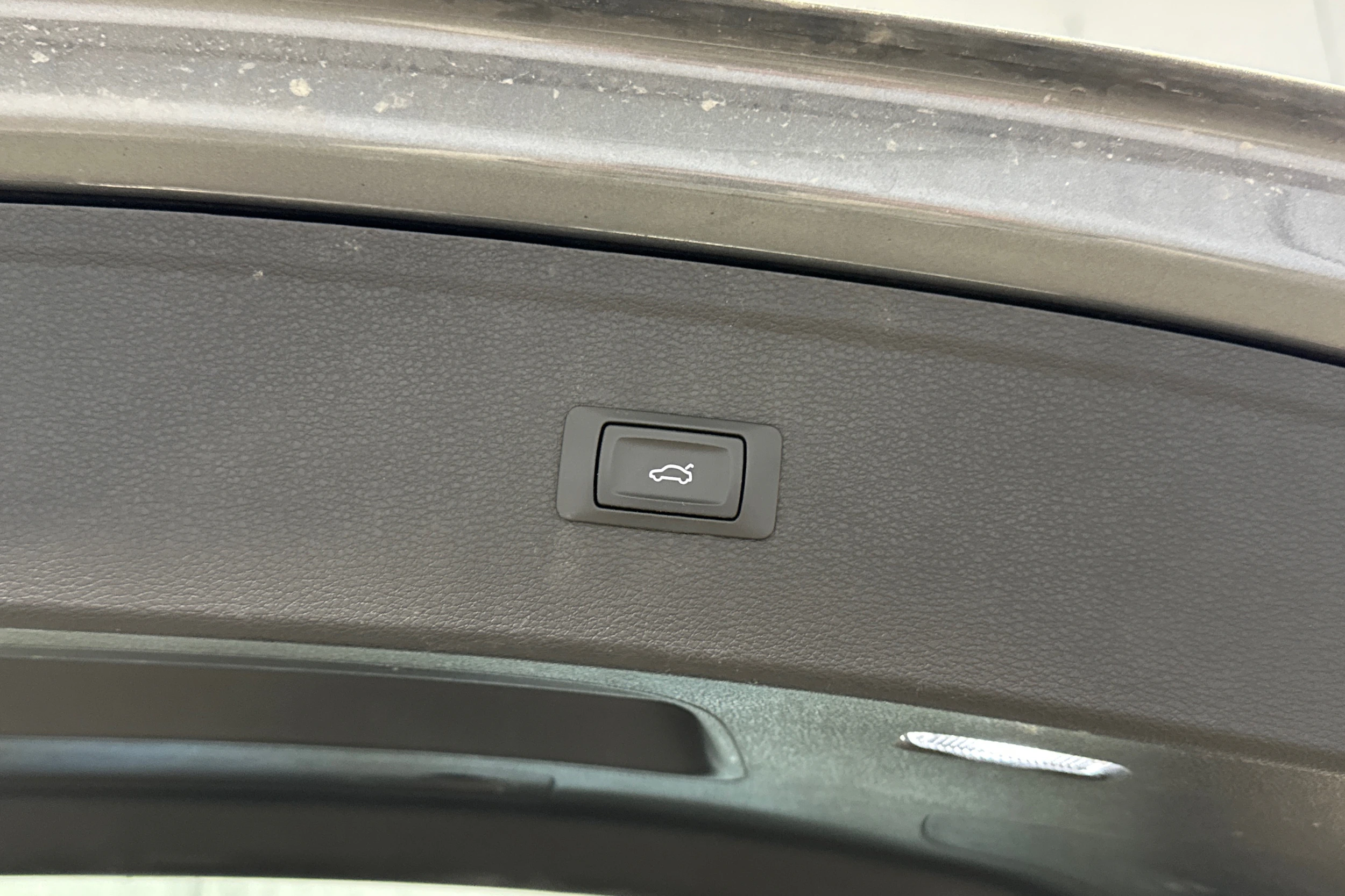 harmaa Audi Q5 2019 kuva 5.