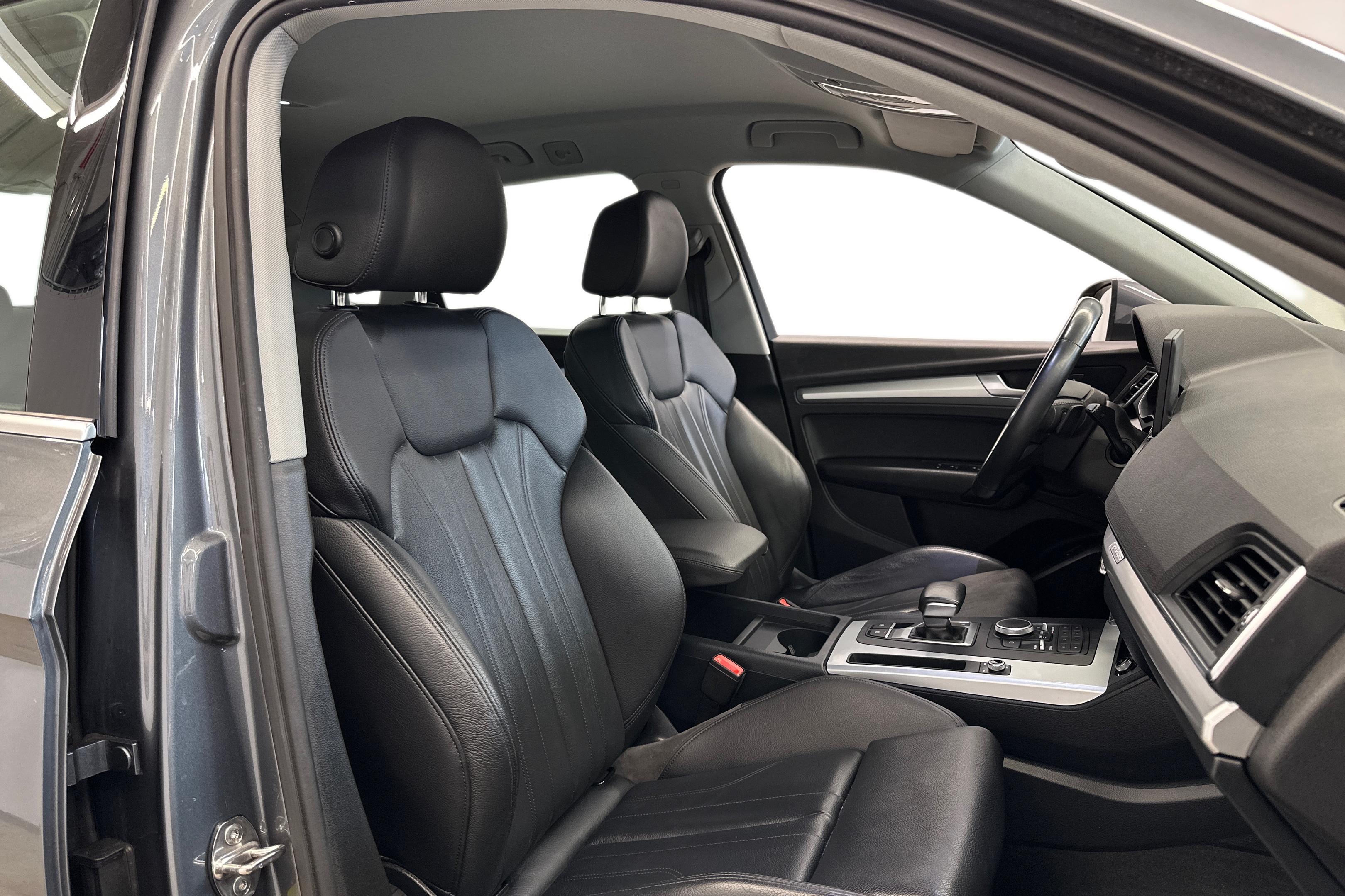 Audi Q5 2019, photo 7/29