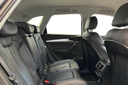 harmaa Audi Q5 2019 kuva 9.
