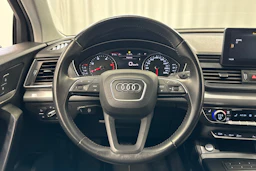 harmaa Audi Q5 2019 kuva 12.