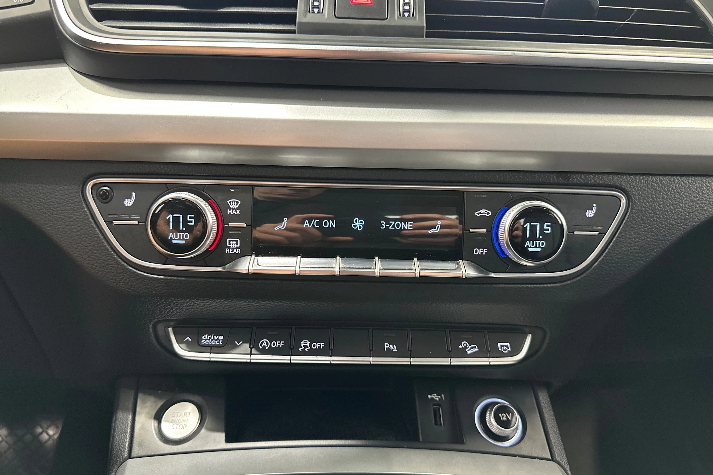 harmaa Audi Q5 2019 kuva 16.