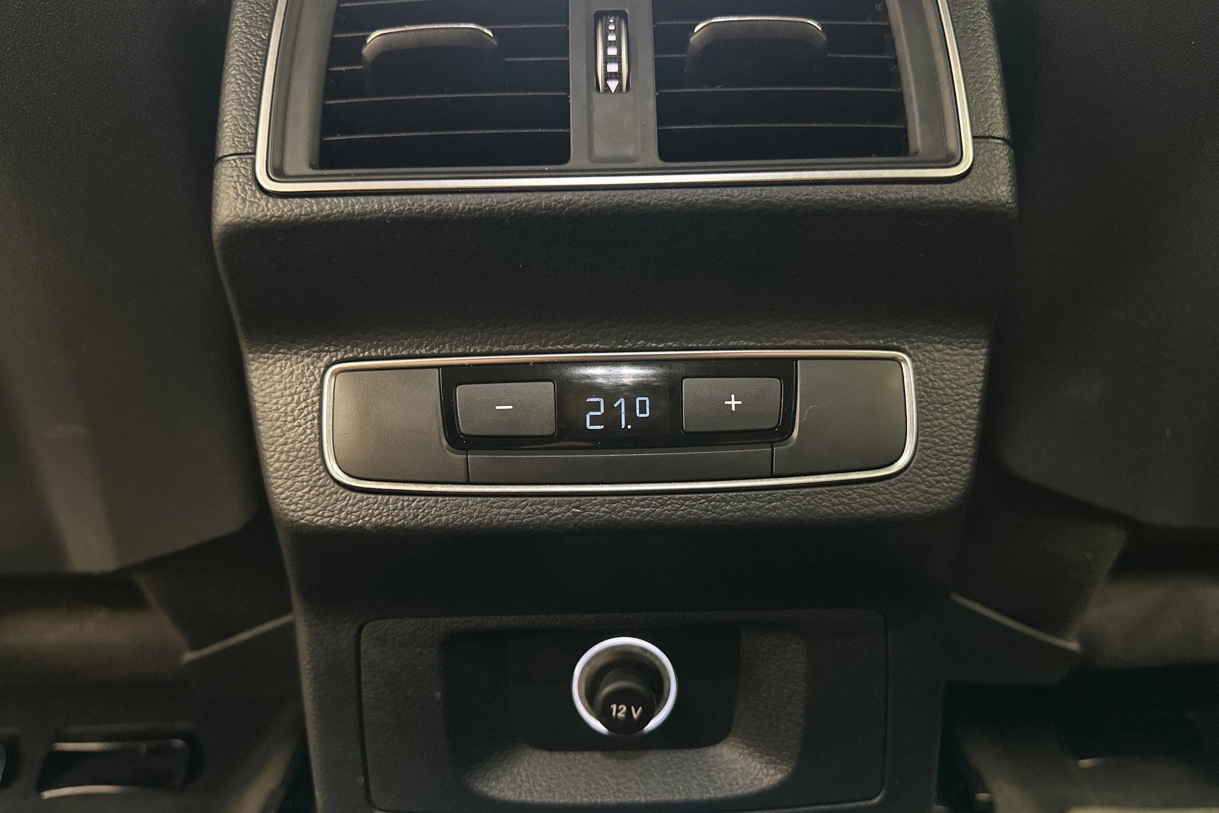 harmaa Audi Q5 2019 kuva 24.
