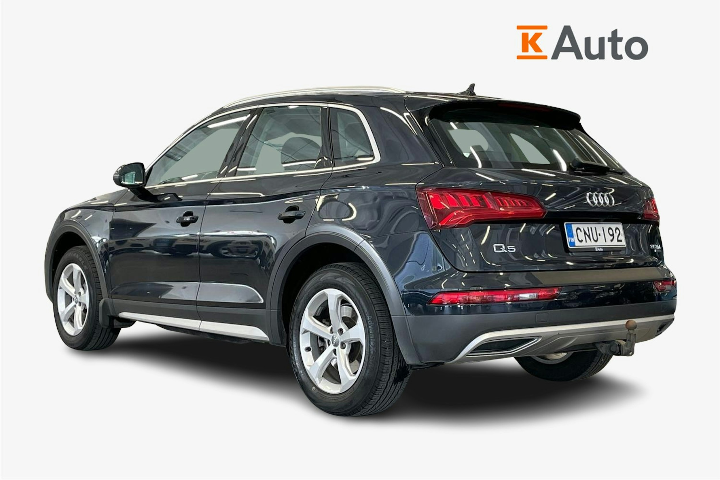 sininen Audi Q5 2019 kuva 2.