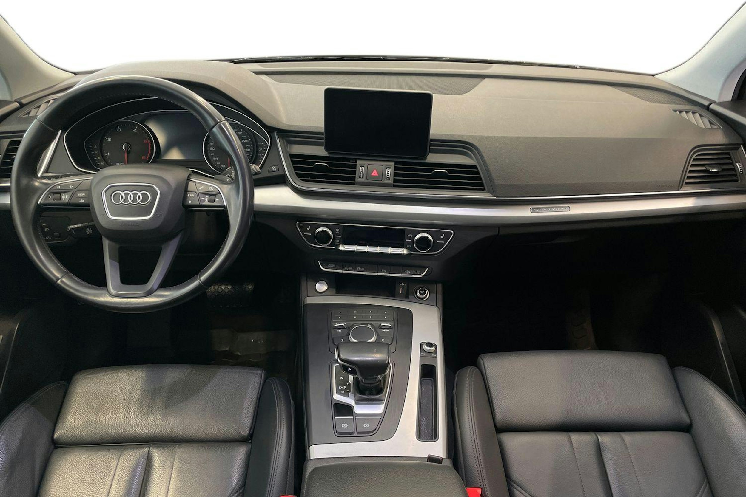 sininen Audi Q5 2019 kuva 9.
