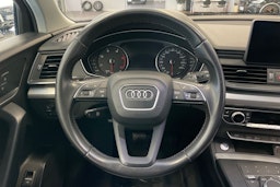 sininen Audi Q5 2019 kuva 16.