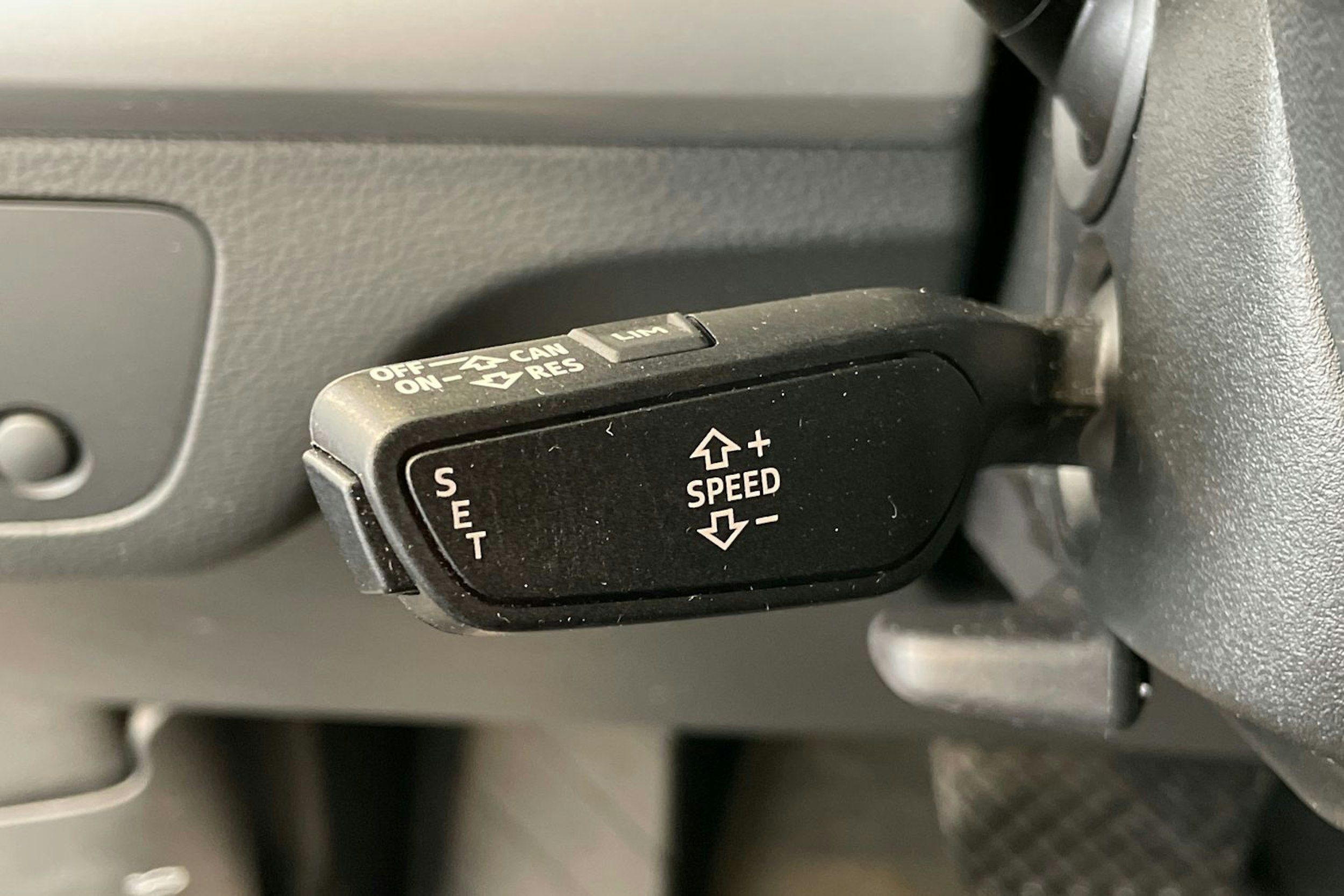 sininen Audi Q5 2019 kuva 17.