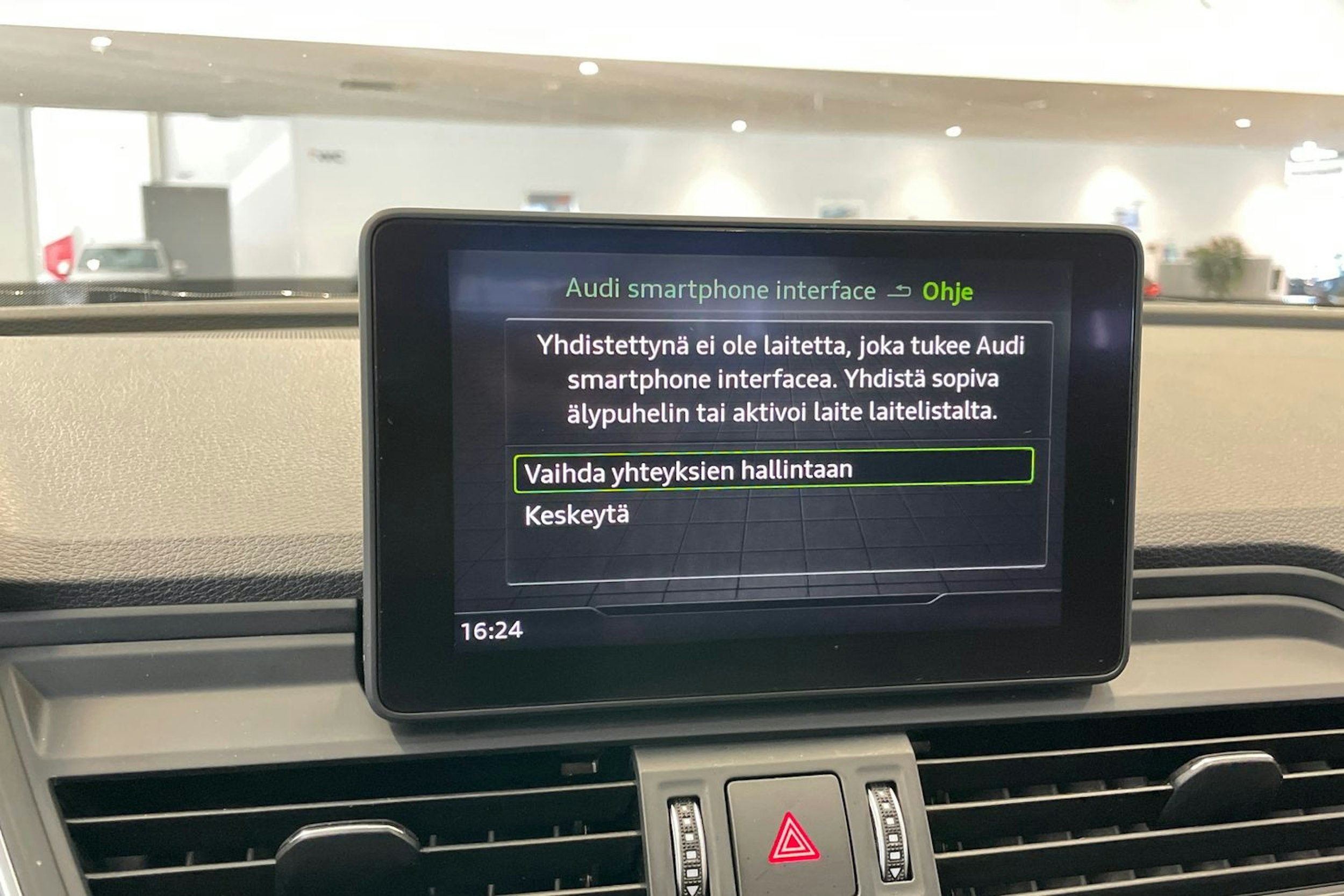 sininen Audi Q5 2019 kuva 20.