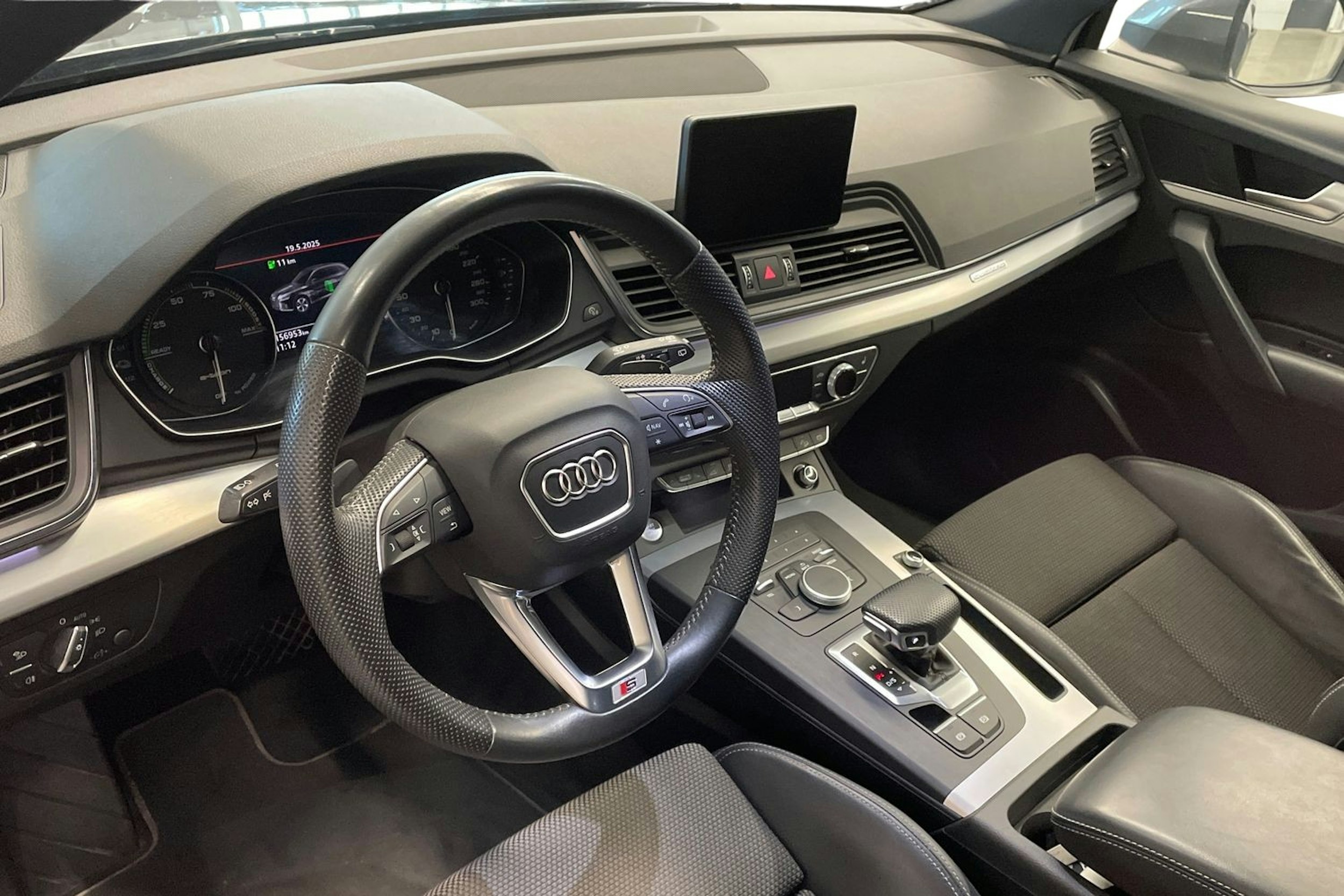 met. harmaa Audi Q5 2019 kuva 7.