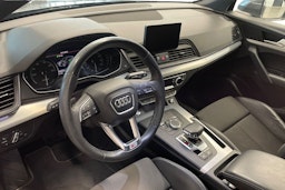 met. harmaa Audi Q5 2019 kuva 7.