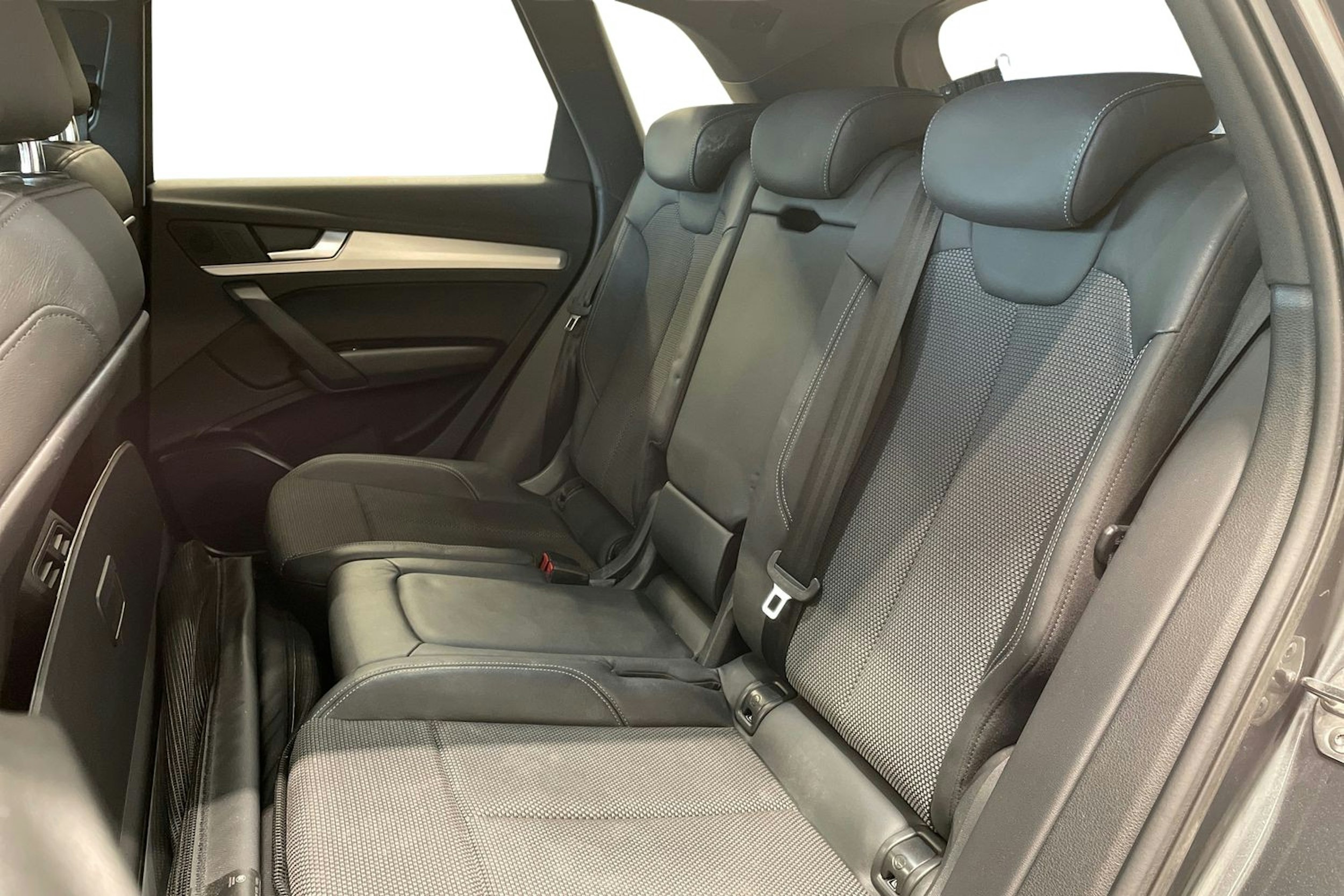 met. harmaa Audi Q5 2019 kuva 10.