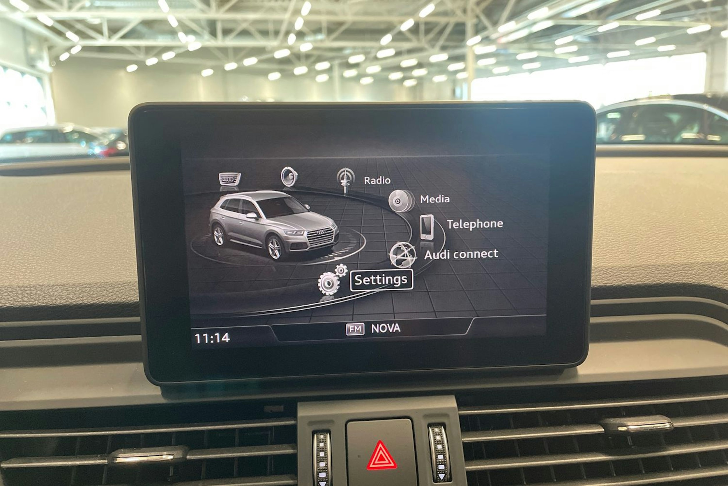 met. harmaa Audi Q5 2019 kuva 18.