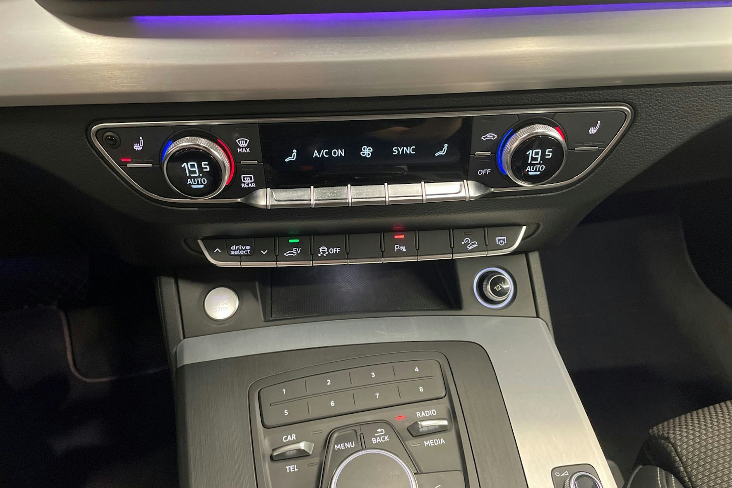 met. harmaa Audi Q5 2019 kuva 20.