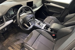 musta Audi Q5 2019 kuva 3.