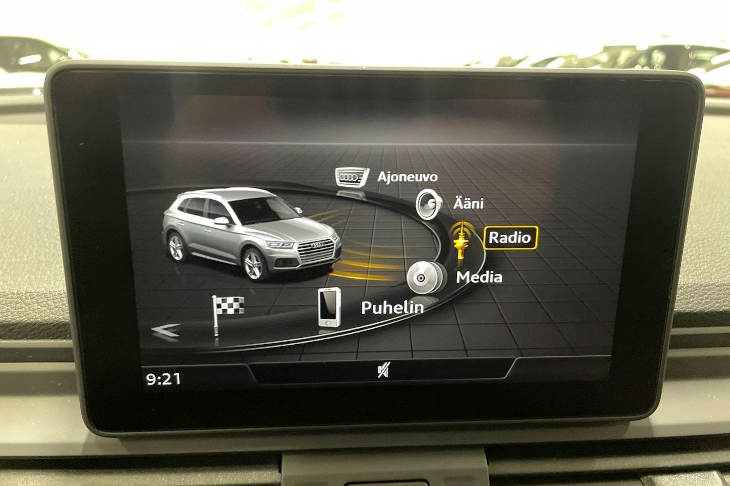 musta Audi Q5 2019 kuva 23.