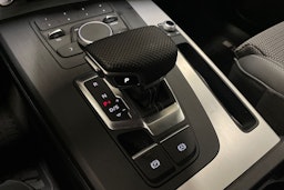 musta Audi Q5 2019 kuva 33.