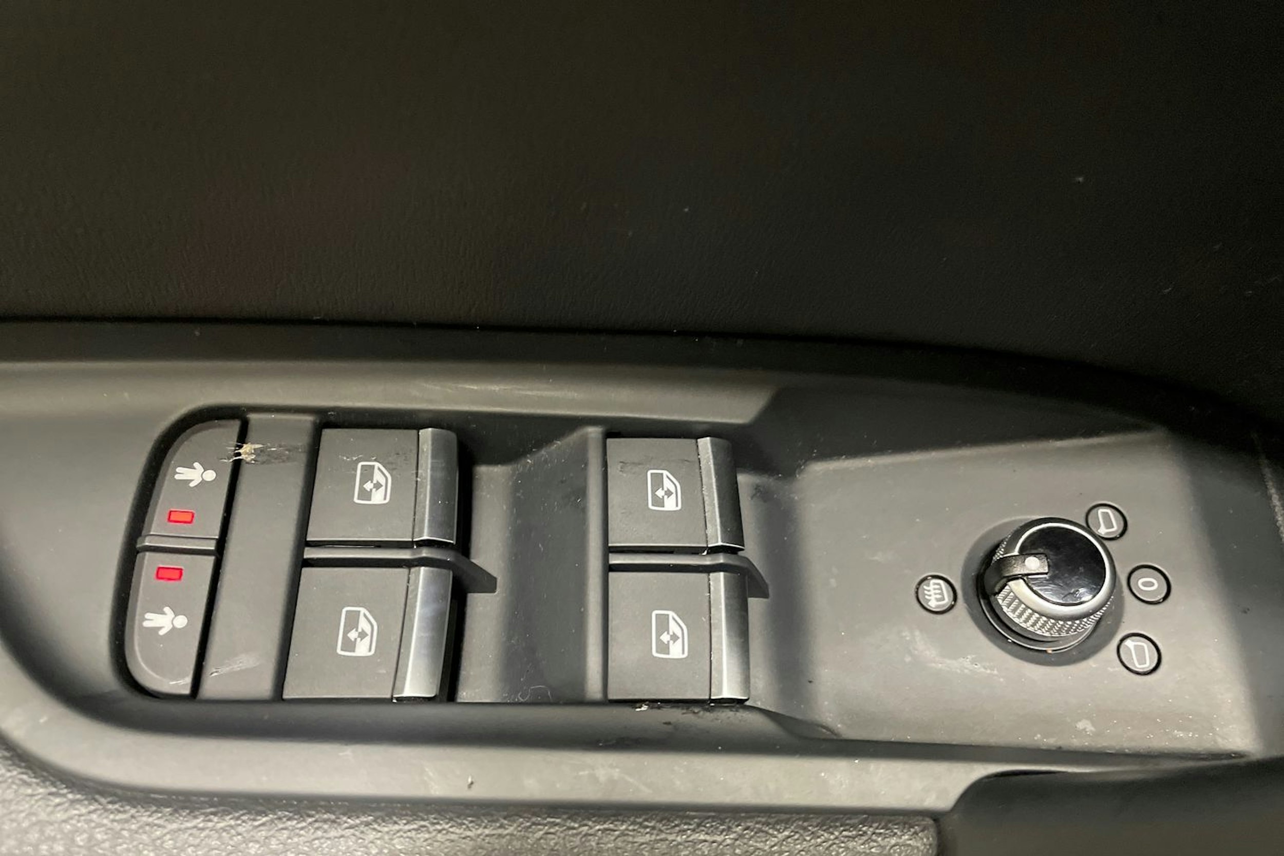 musta Audi Q5 2019 kuva 35.