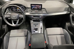 Musta Audi Q5 2019 kuva 9.