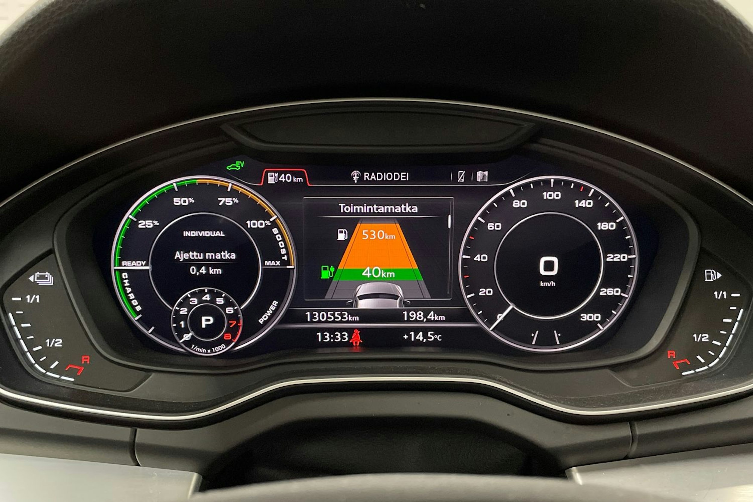 Musta Audi Q5 2019 kuva 16.