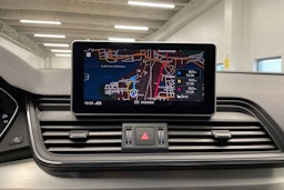 Musta Audi Q5 2019 kuva 17.