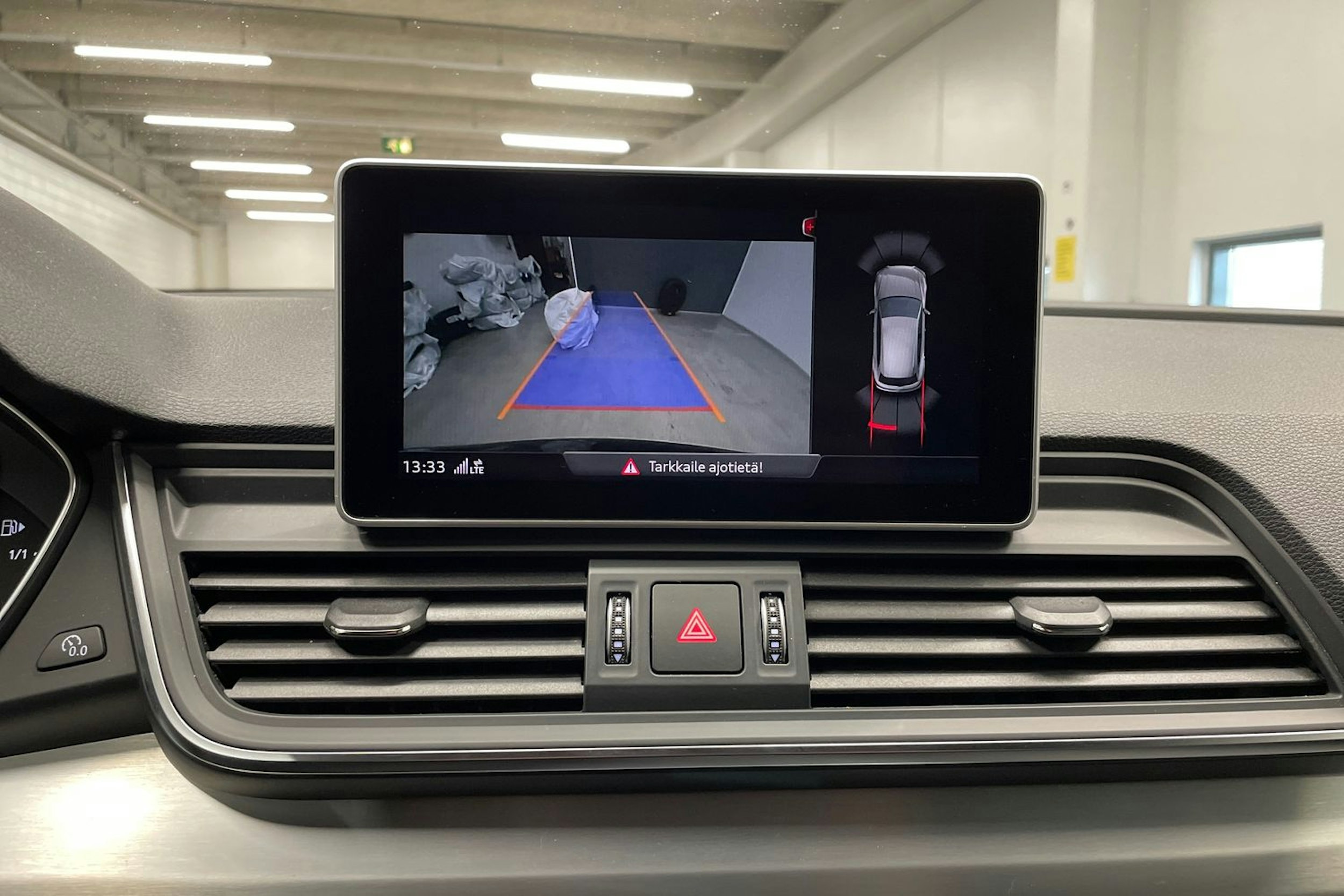 Musta Audi Q5 2019 kuva 18.