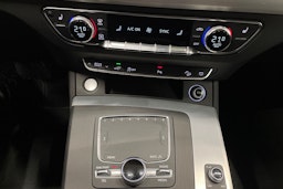 Musta Audi Q5 2019 kuva 19.