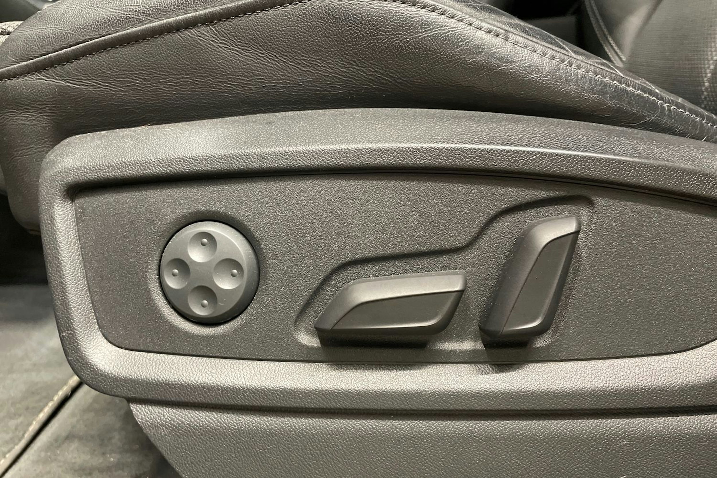 Musta Audi Q5 2019 kuva 24.