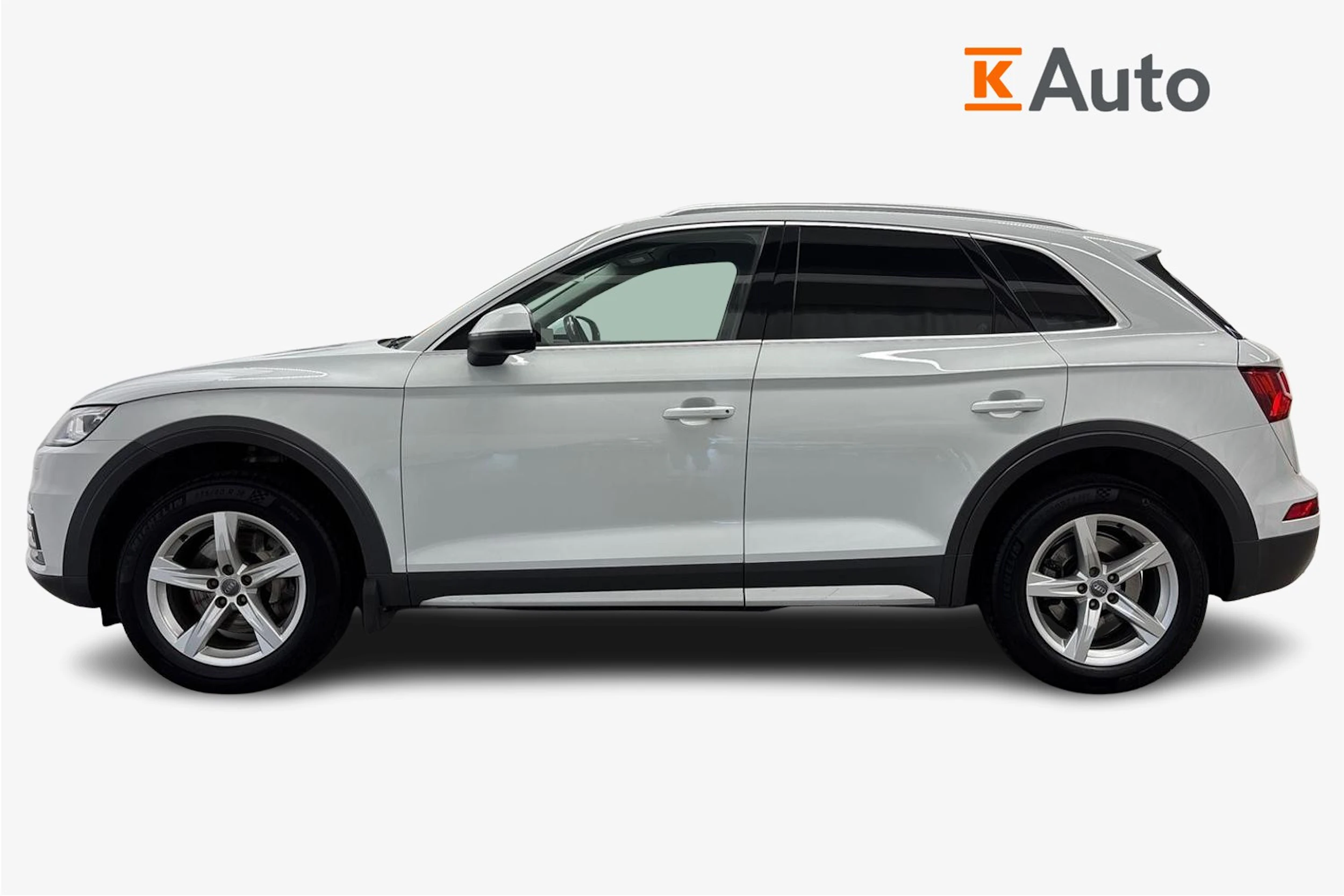 valkoinen Audi Q5 2019 kuva 5.
