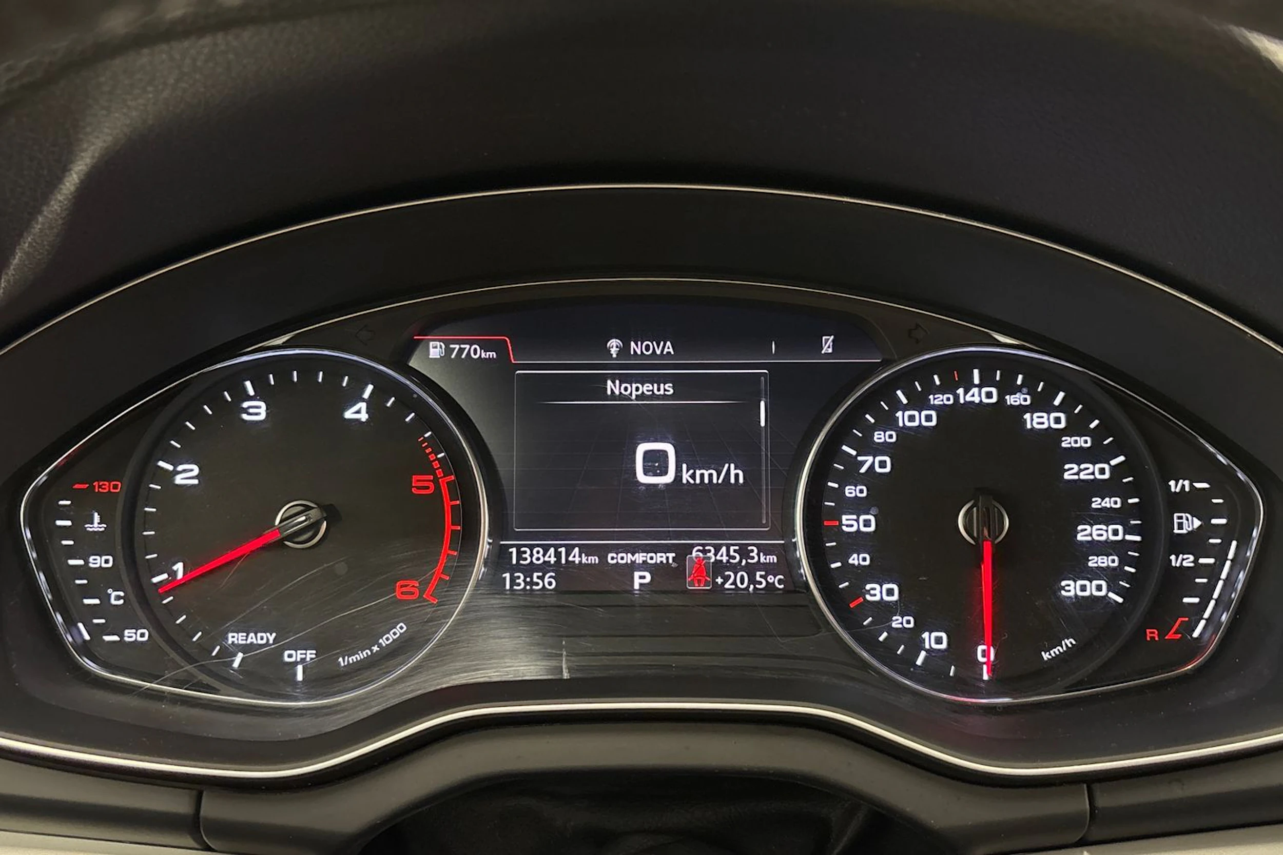 valkoinen Audi Q5 2019 kuva 16.