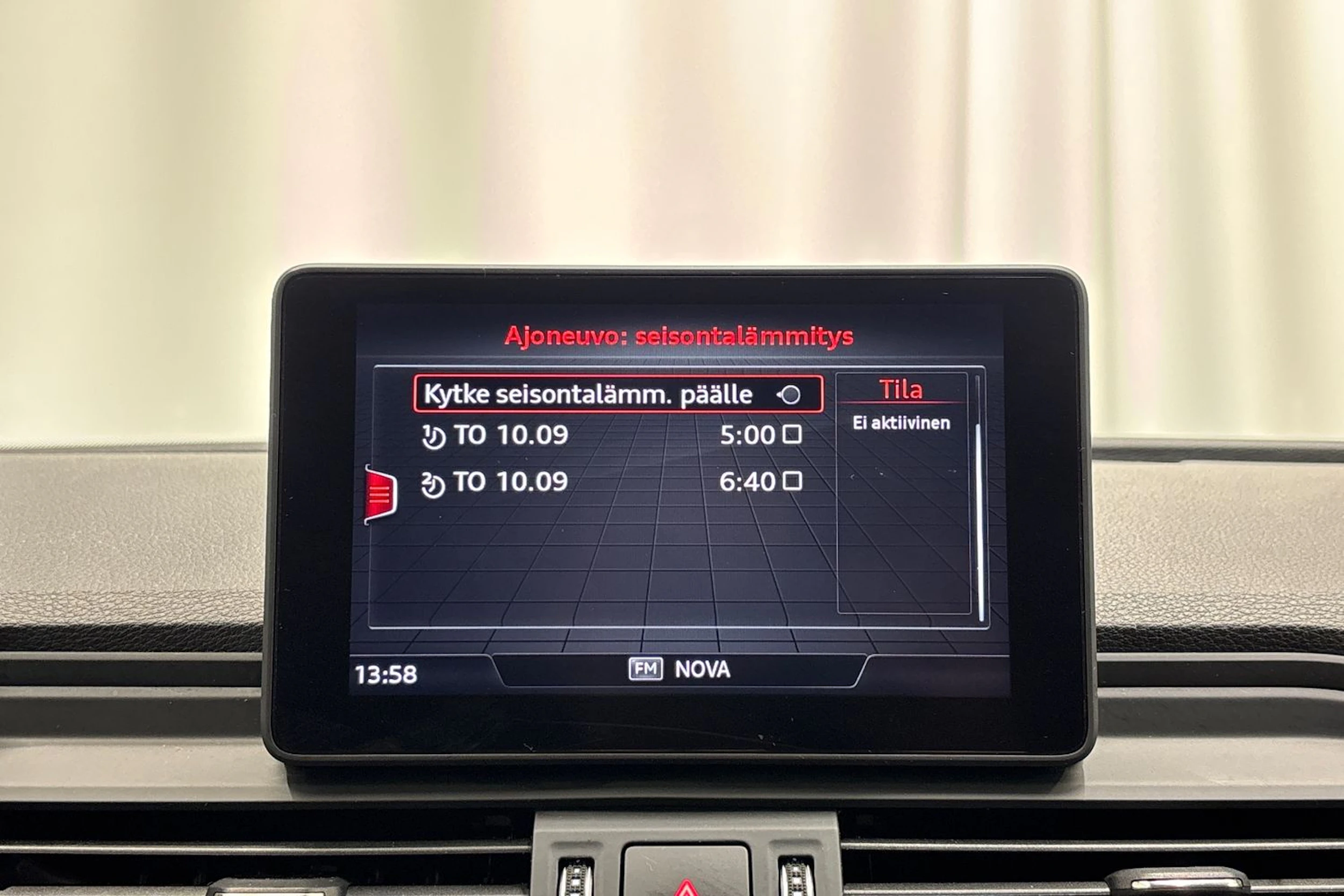 valkoinen Audi Q5 2019 kuva 18.