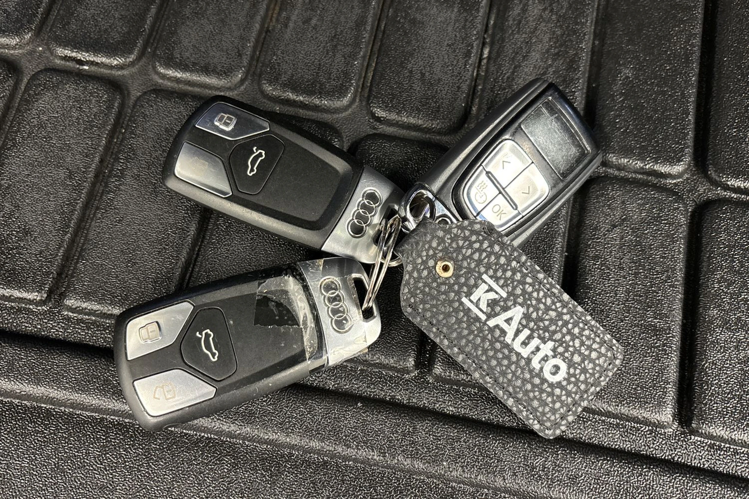valkoinen Audi Q5 2019 kuva 25.